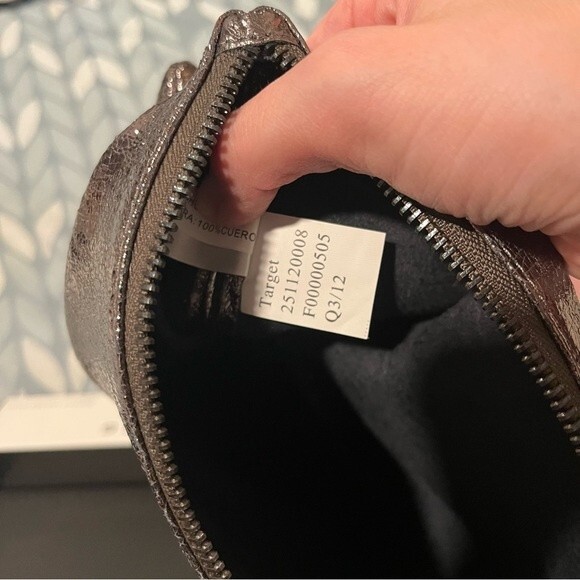NIB Marc Jacobs x Neiman Marcus Metallic Leather Zip Top Pouch - Picture 8 of 8